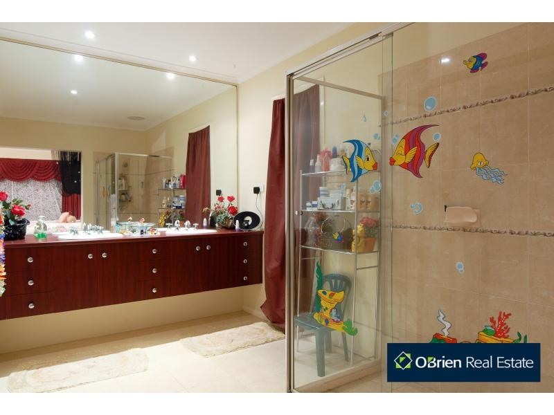 28 Merriwee Grove, Narre Warren South VIC 3805