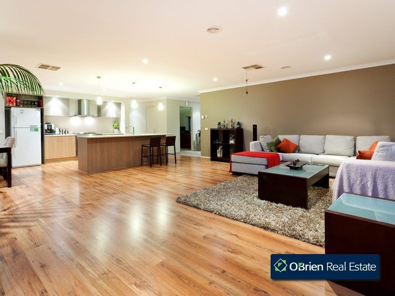 50 Yammerbook Way, Cranbourne East VIC 3977