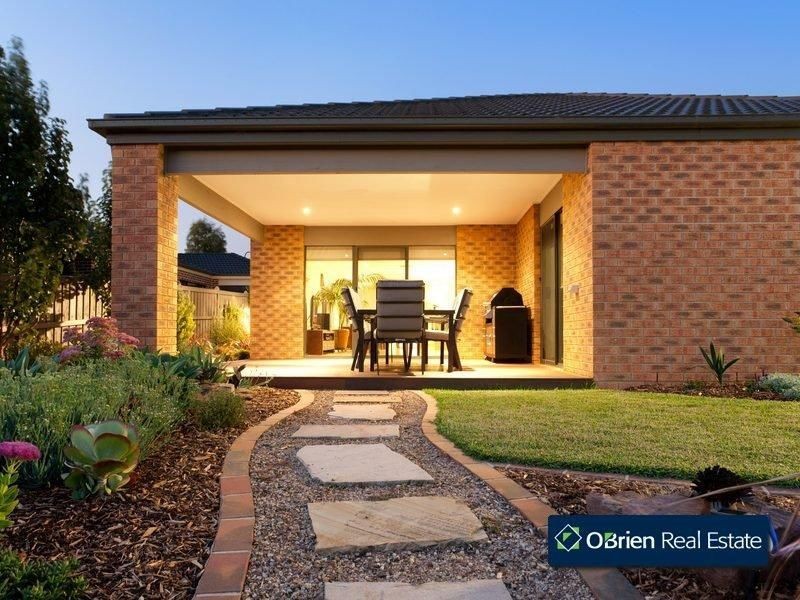 50 Yammerbook Way, Cranbourne East VIC 3977