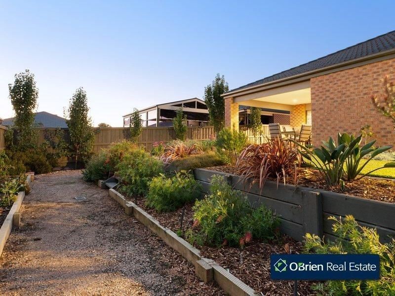50 Yammerbook Way, Cranbourne East VIC 3977