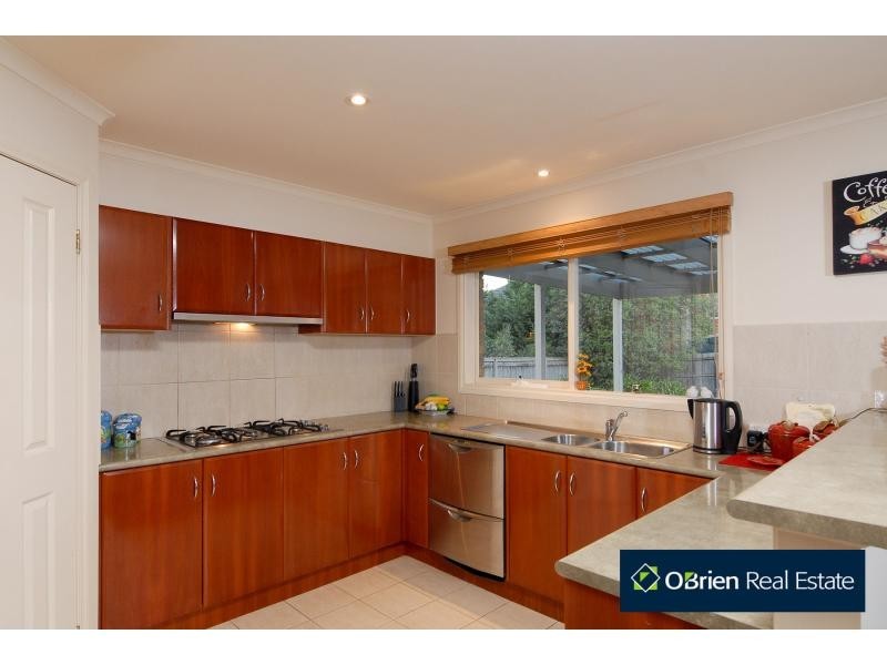 60 Berwick Springs Promenade, Narre Warren South VIC 3805