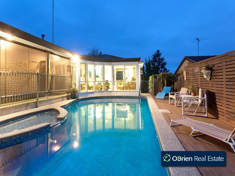 21 McNabb Street, Berwick VIC 3806