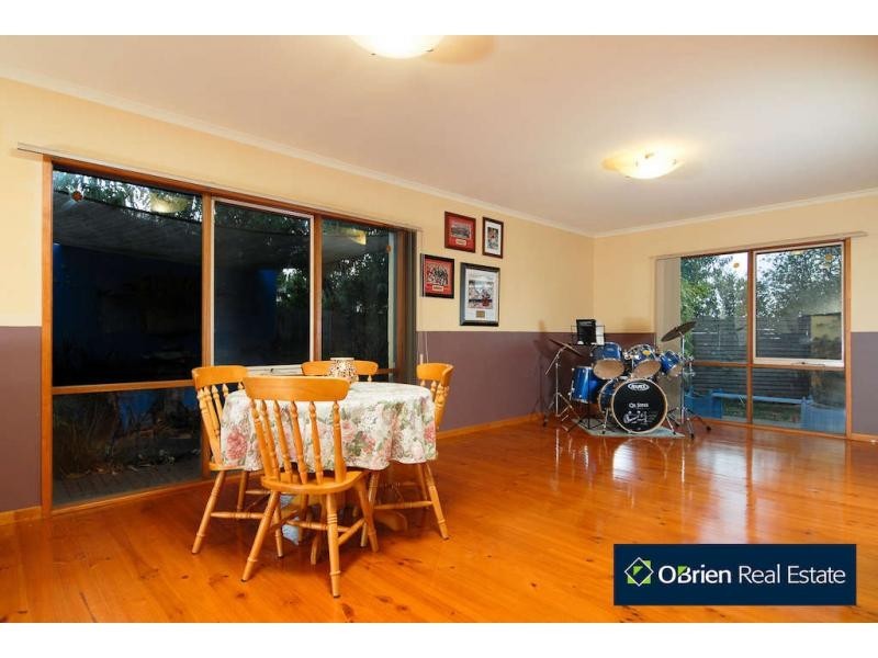 11 Eastern Park Square, Narre Warren South VIC 3805