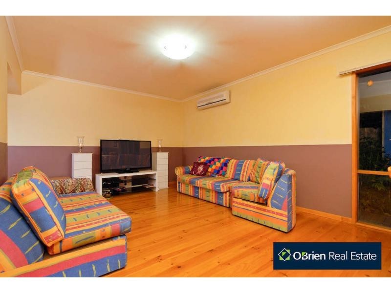 11 Eastern Park Square, Narre Warren South VIC 3805