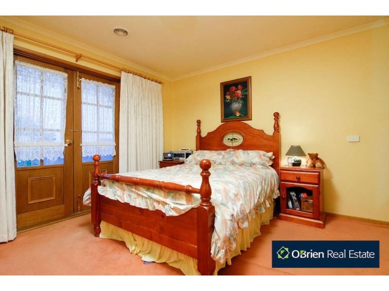 11 Eastern Park Square, Narre Warren South VIC 3805