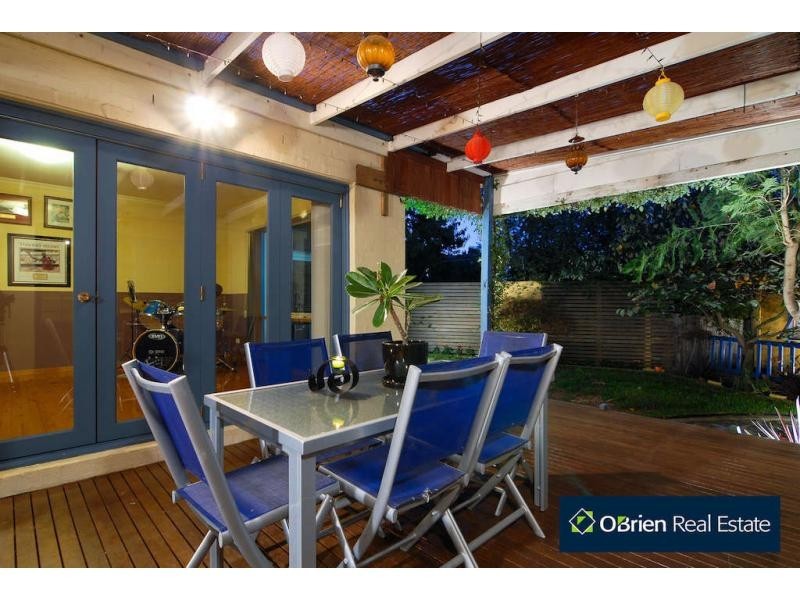 11 Eastern Park Square, Narre Warren South VIC 3805