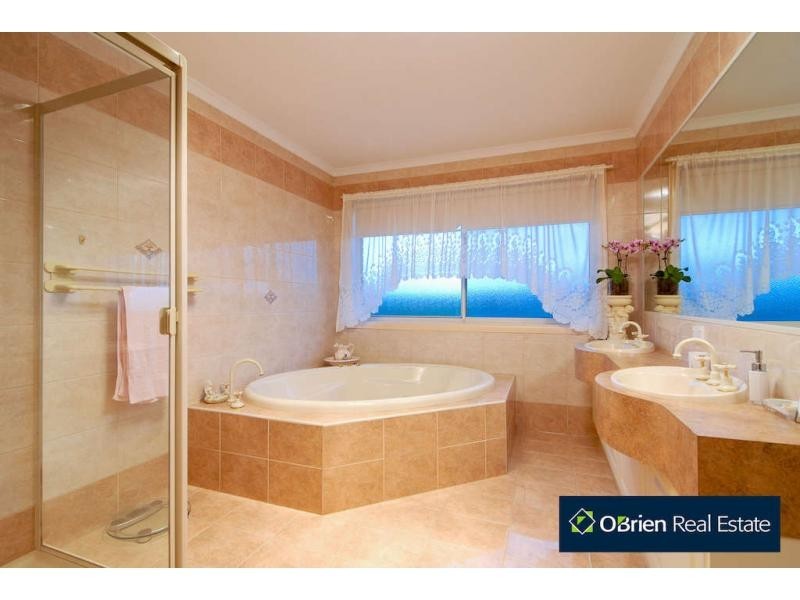 22 Harold Keys Drive, Narre Warren South VIC 3805