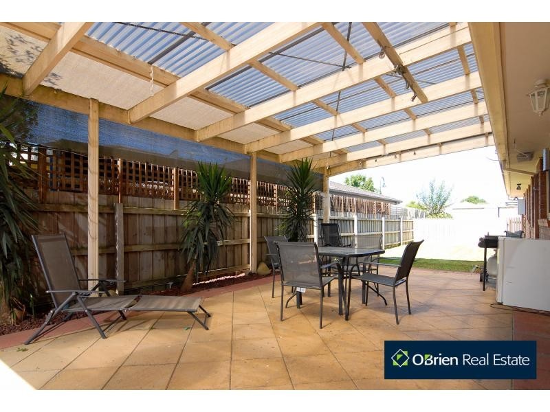 7 Thames Court, Cranbourne East VIC 3977