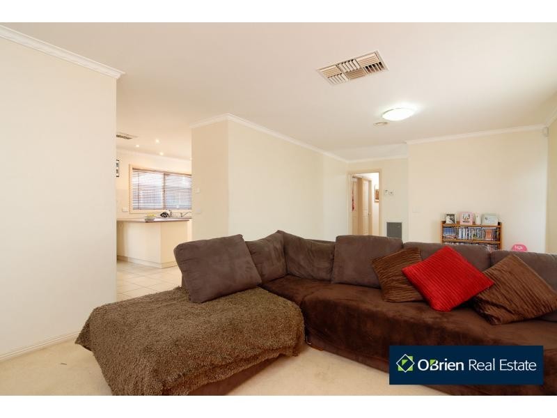 7 Thames Court, Cranbourne East VIC 3977