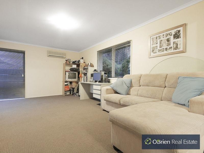 9 Circle Drive, Cranbourne VIC 3977
