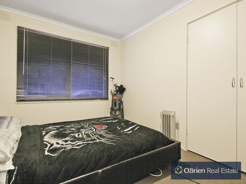 9 Circle Drive, Cranbourne VIC 3977