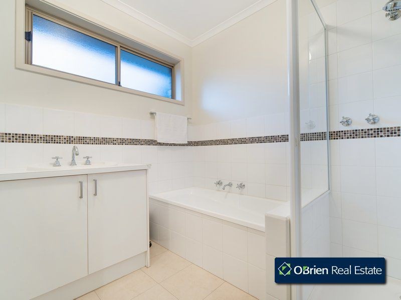 26 Godwin Avenue, Narre Warren VIC 3805