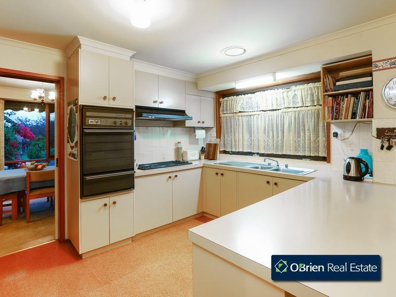 5 Hardy Court, Berwick VIC 3806