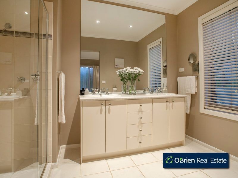 12 Lorne Court, Berwick VIC 3806