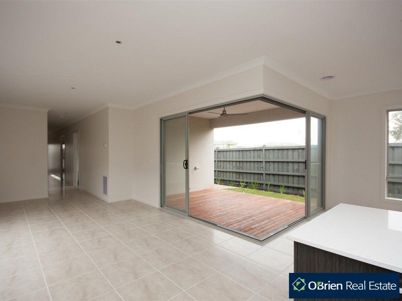 25 Everlasting Boulevard, Cranbourne VIC 3977