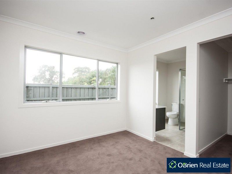 25 Everlasting Boulevard, Cranbourne VIC 3977