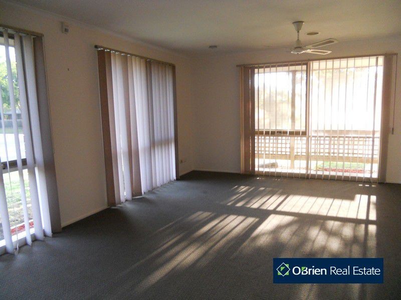 1 Jason Close, Berwick VIC 3806