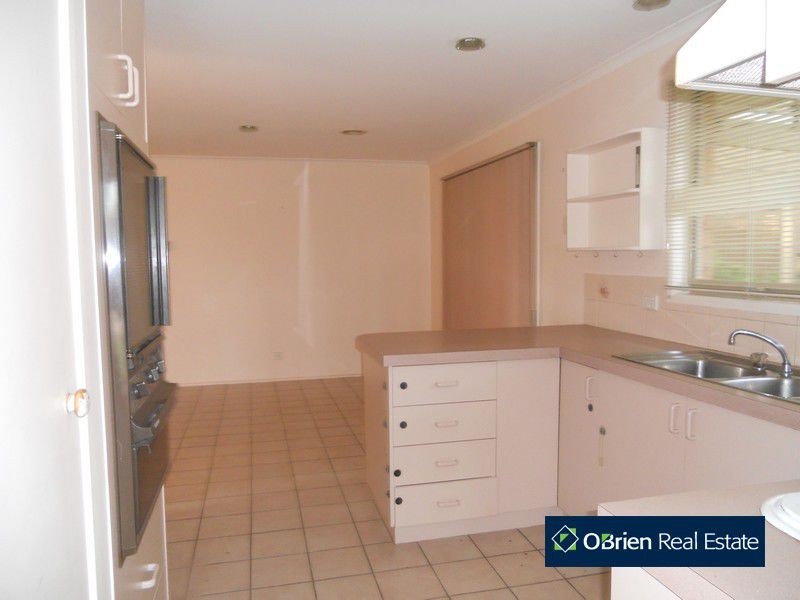 1 Jason Close, Berwick VIC 3806