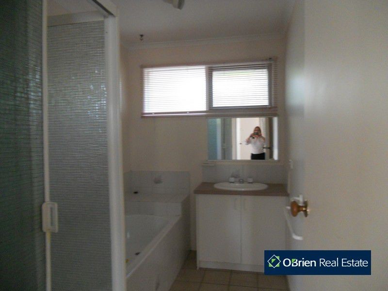 1 Jason Close, Berwick VIC 3806