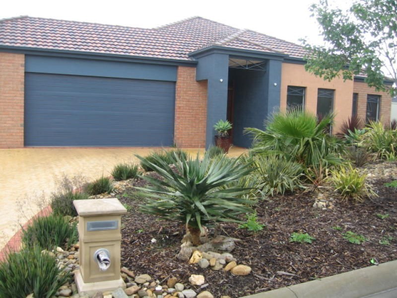10 Murchinson Link, Pakenham VIC 3810
