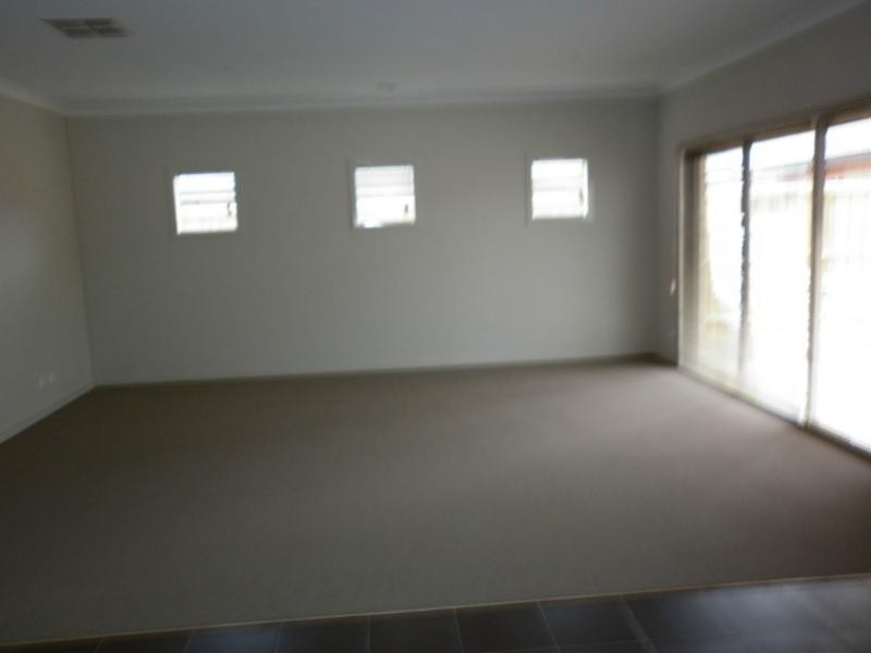 3 Illes Court, Berwick VIC 3806