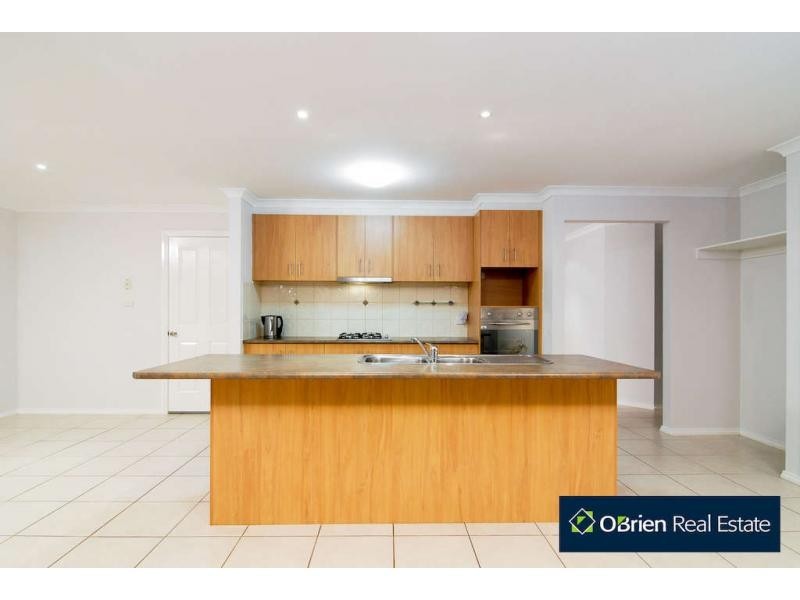 90 Skyline Way, Berwick VIC 3806