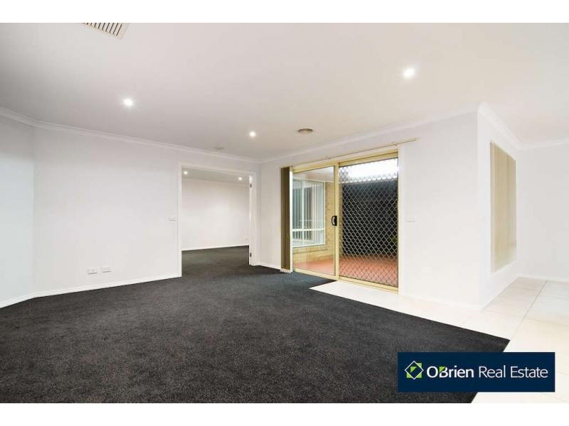 90 Skyline Way, Berwick VIC 3806