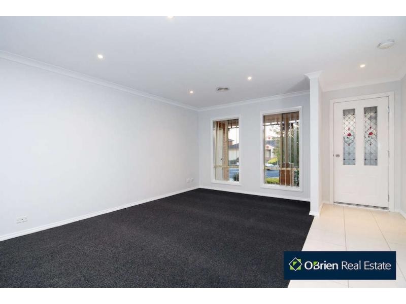 90 Skyline Way, Berwick VIC 3806
