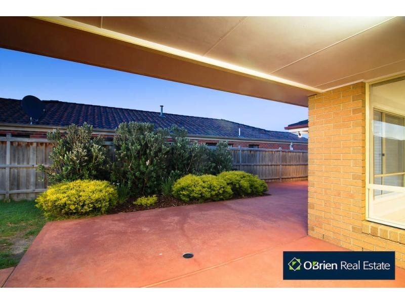 90 Skyline Way, Berwick VIC 3806