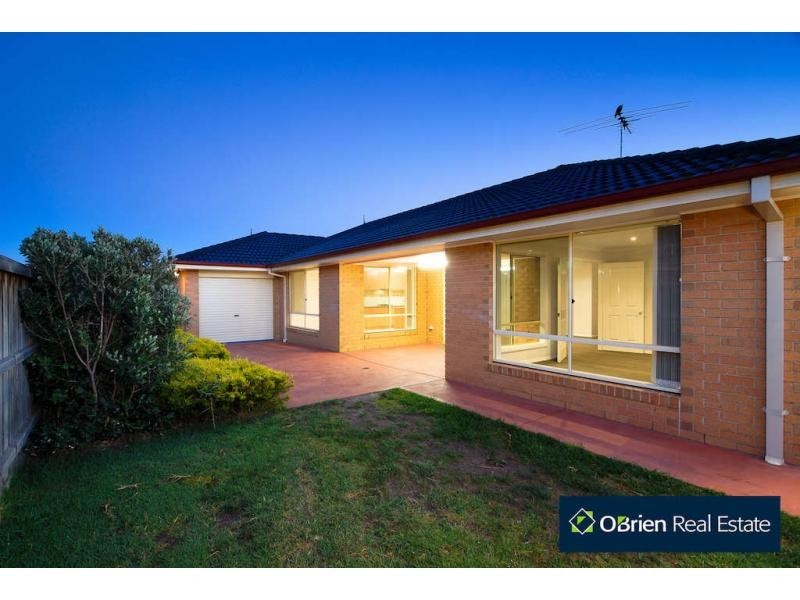 90 Skyline Way, Berwick VIC 3806