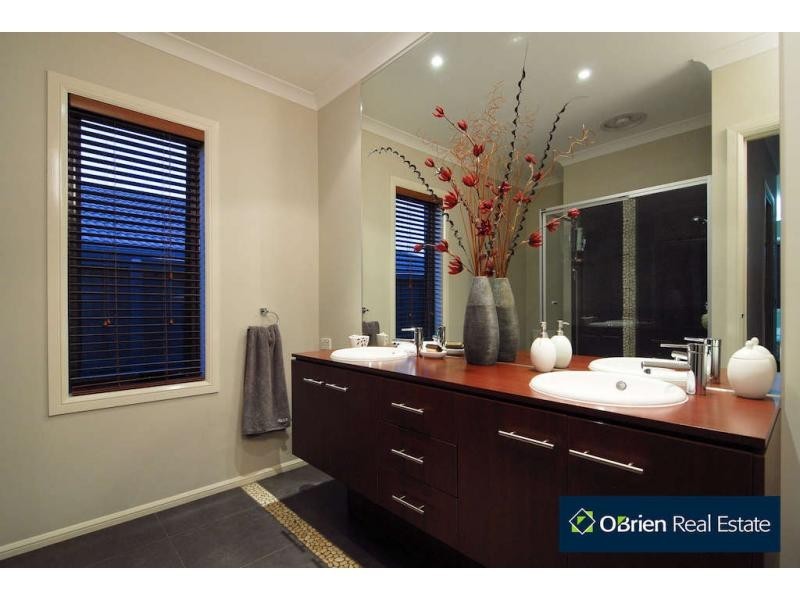 11 Misty Close, Berwick VIC 3806