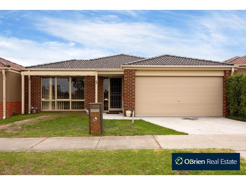 67 Golden Grove Drive, Narre Warren South VIC 3805