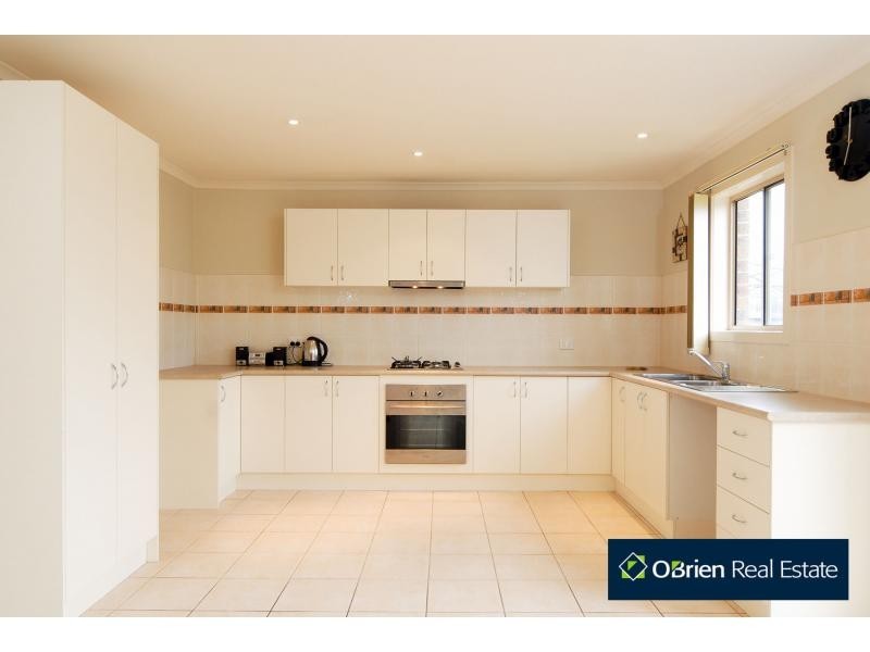 67 Golden Grove Drive, Narre Warren South VIC 3805