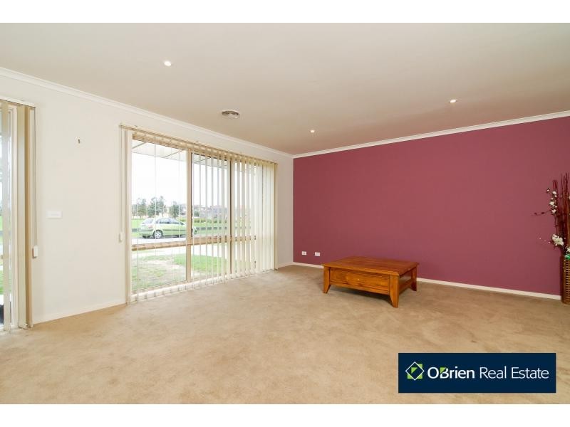 67 Golden Grove Drive, Narre Warren South VIC 3805