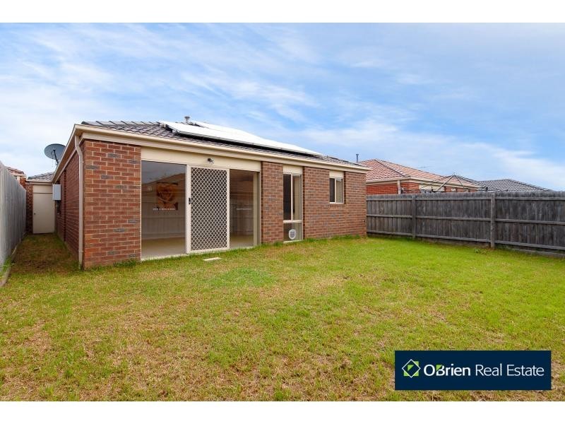 67 Golden Grove Drive, Narre Warren South VIC 3805