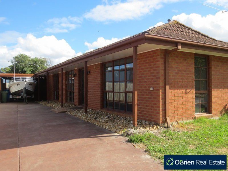 12 Farrer Close, Cranbourne VIC 3977