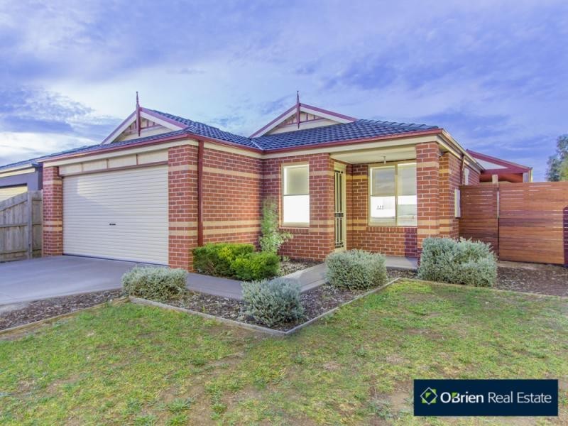 47 Calais Circuit, Cranbourne VIC 3977