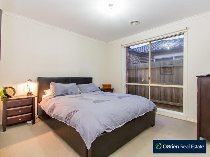 47 Calais Circuit, Cranbourne VIC 3977
