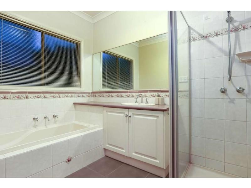 13 Grayden Drive, Berwick VIC 3806