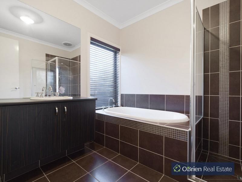 4 Yardley Court, Berwick VIC 3806
