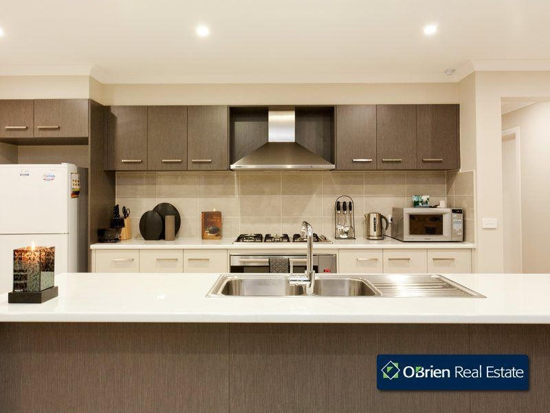 6 Majestic Drive, Officer VIC 3809