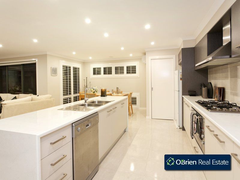 6 Majestic Drive, Officer VIC 3809