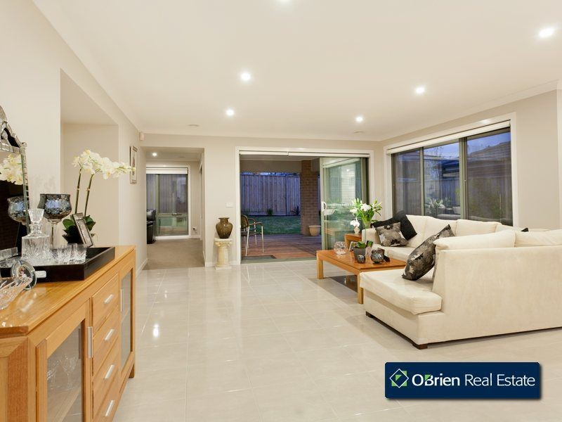 6 Majestic Drive, Officer VIC 3809