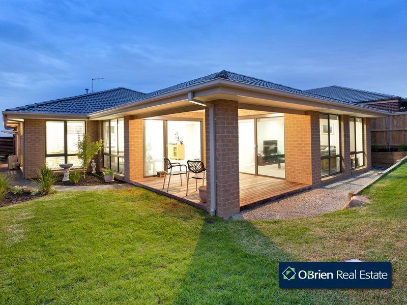 6 Majestic Drive, Officer VIC 3809