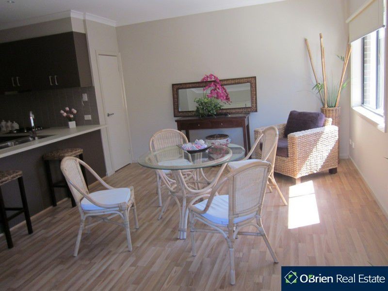 2/109 Golf Links Road, Berwick VIC 3806