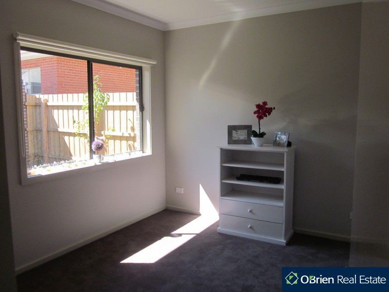 2/109 Golf Links Road, Berwick VIC 3806
