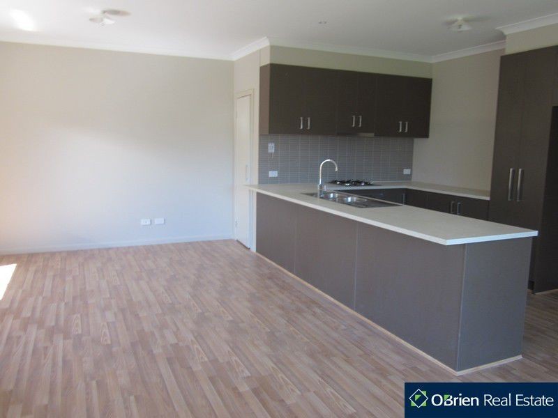 4/109 Golf Links Road, Berwick VIC 3806