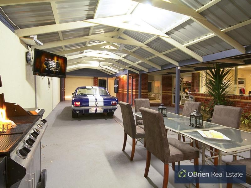 10 Primrose Court, Cranbourne North VIC 3977