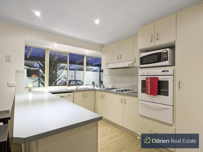 10 Primrose Court, Cranbourne North VIC 3977