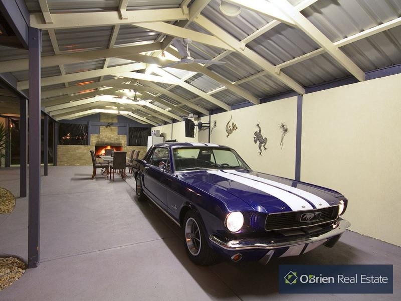 10 Primrose Court, Cranbourne North VIC 3977